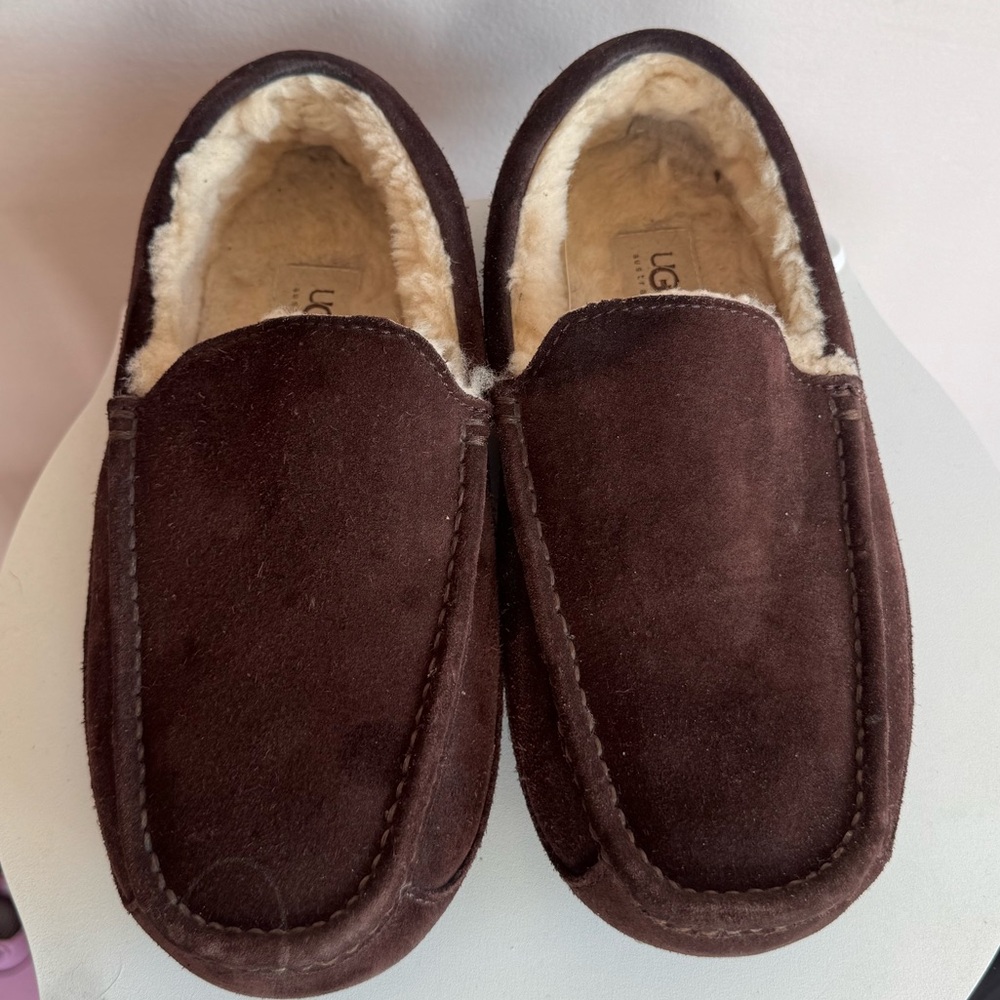 UGG Men’s Ascot Chestnut Suede Slippers with Sheep Shearling